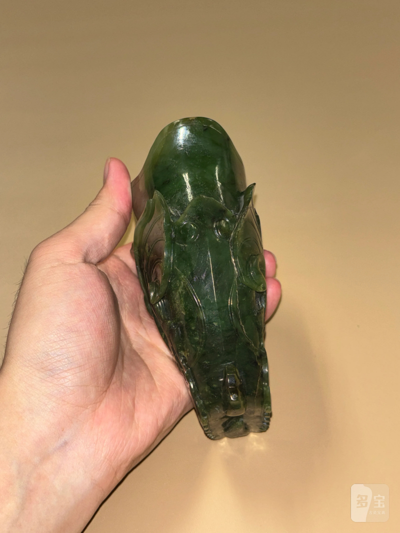 清乾隆 碧玉摩羯觥杯 - 图6